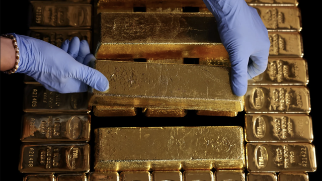 Vàng sụt giá tuần này, “cá mập” SPDR Gold Trust xả ồ ạt 20 tấn