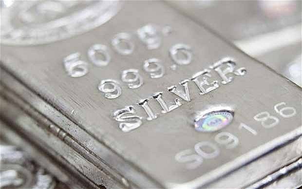 Bạc (XAG/USD) nguội đi từ mức cao 7 tháng khi lấy lợi nhuận, vẫn tăng giá